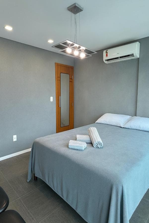 Room 4 of Aconchego 2704